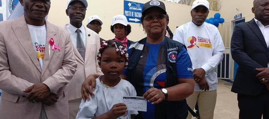 INTERCLUBE ACOLHE LANÇAMENTO DA CAMPANHA CONTRA O CANCRO DO COLO DO ÚTERO NA SAMBA