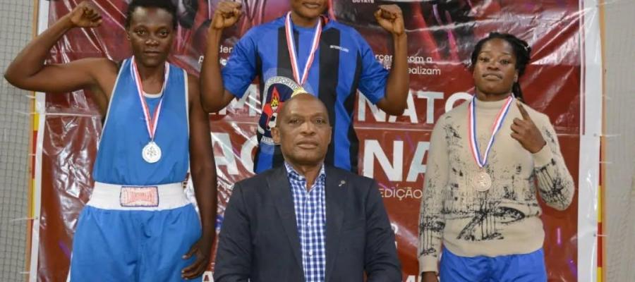  SENHORAS DO INTERCLUBE CONQUISTAM O CAMPEONATO NACIONAL DE BOXE COM CINCO MEDALHAS NA FINAL